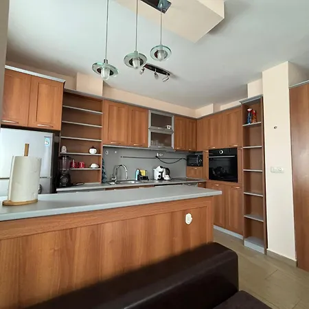 Cozy 1-bedroom Near Old Town - Purple5 Apartamento *